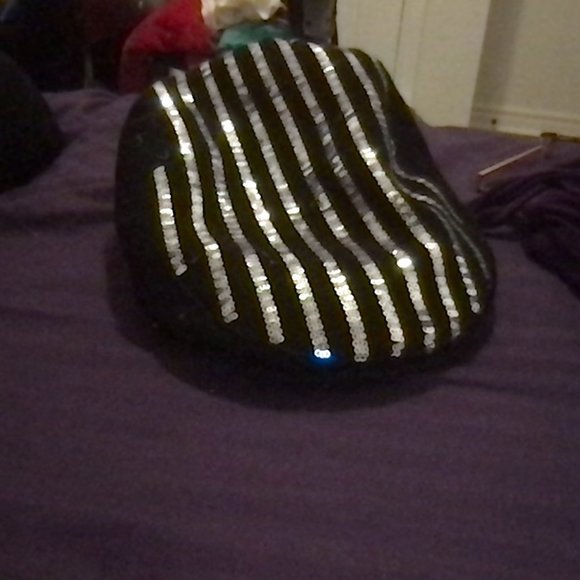 Black Hat with Sequins - Picture 3 of 6